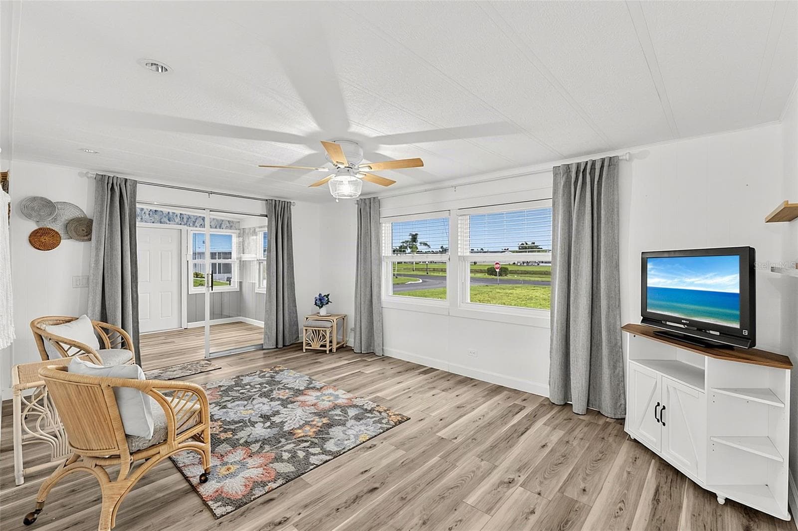 Manufactured Home at 403 VIVAR, NORTH PORT, photo 15 of 43