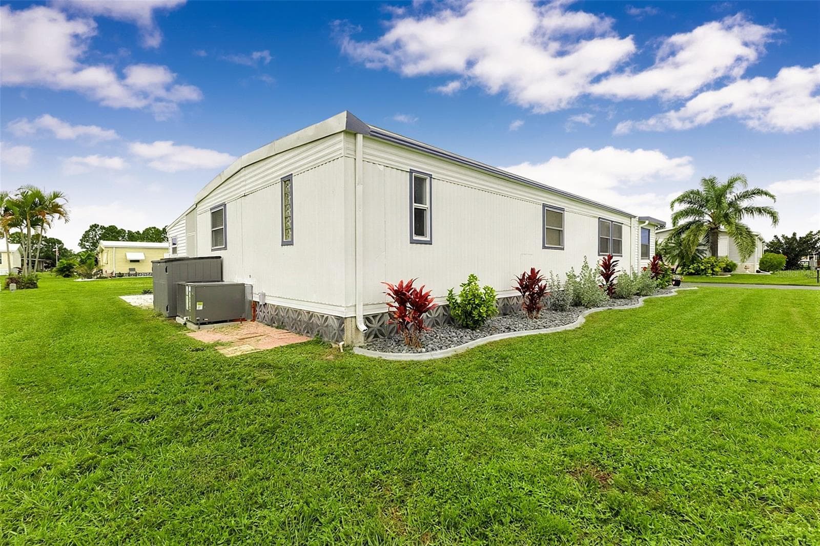 Manufactured Home at 403 VIVAR, NORTH PORT, photo 40 of 43