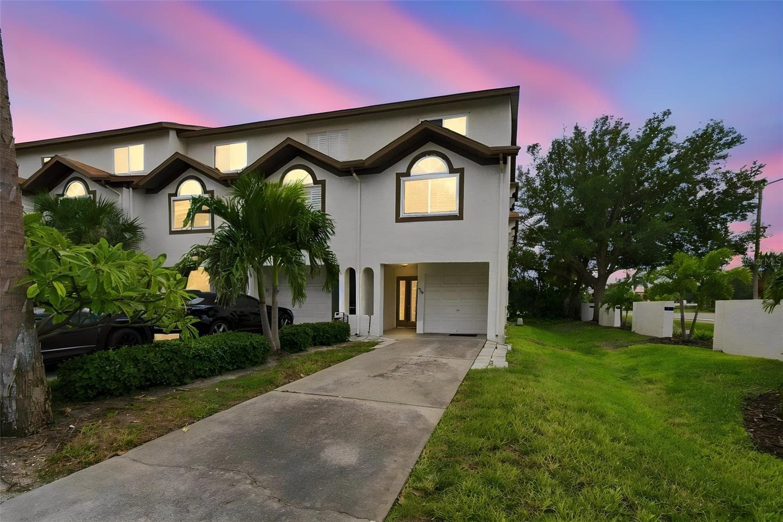 405 MADEIRA CIR