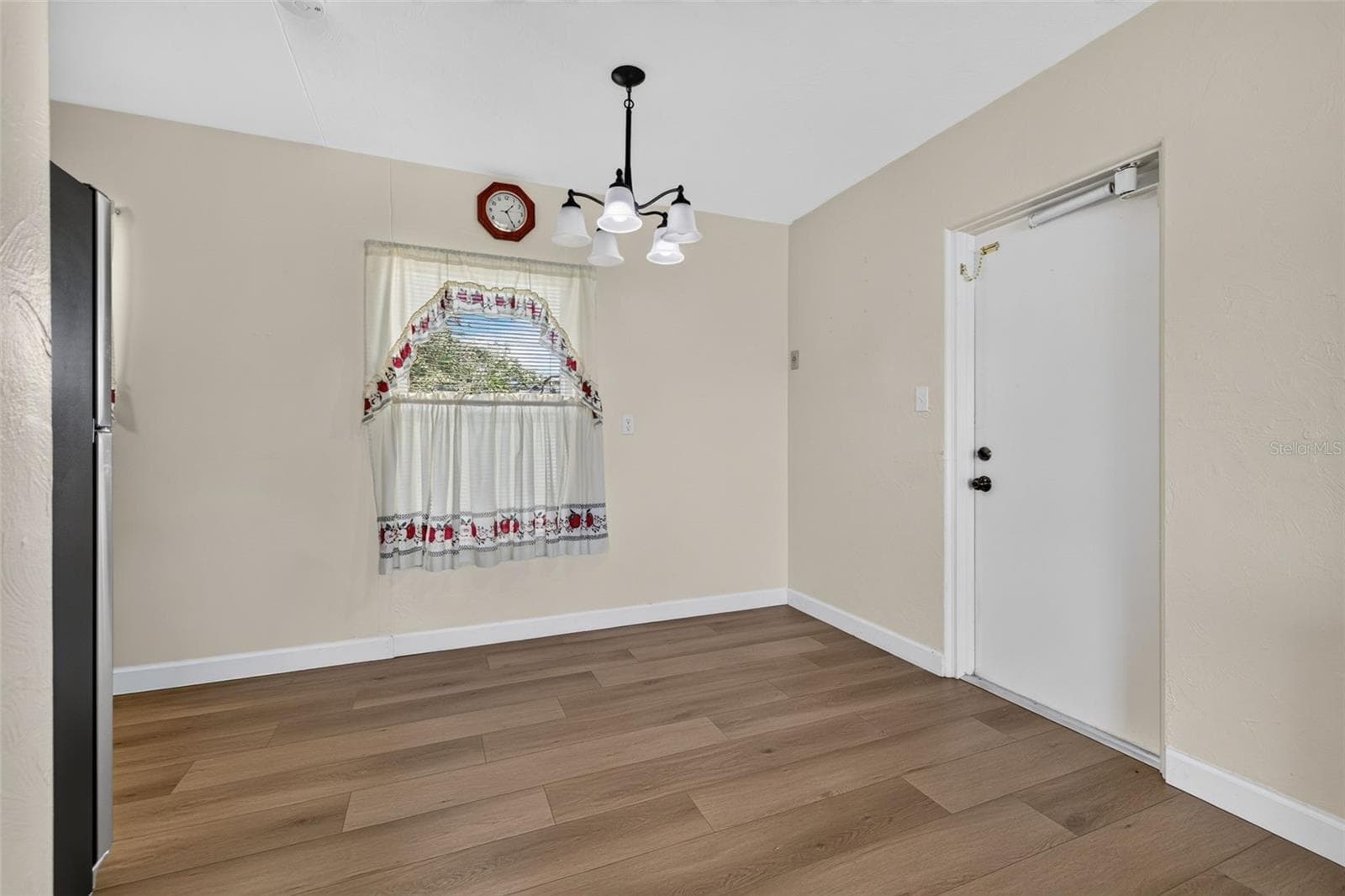 Single Family Residence at 6401 34TH AVE N, ST PETERSBURG, photo 12 of 22
