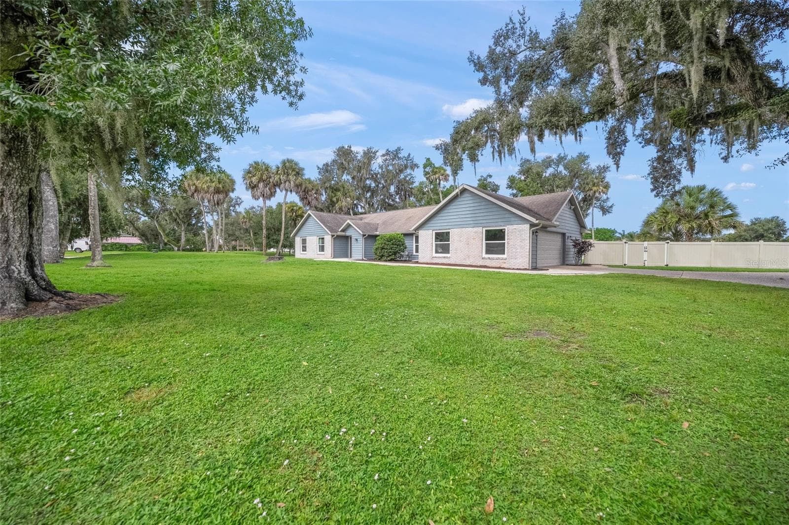 Single Family Residence at 2130 E LEEWYNN DR, SARASOTA, photo 44 of 50