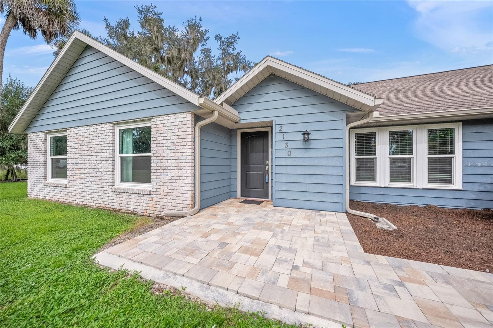 Single Family Residence at 2130 E LEEWYNN DR, SARASOTA, photo 4 of 50