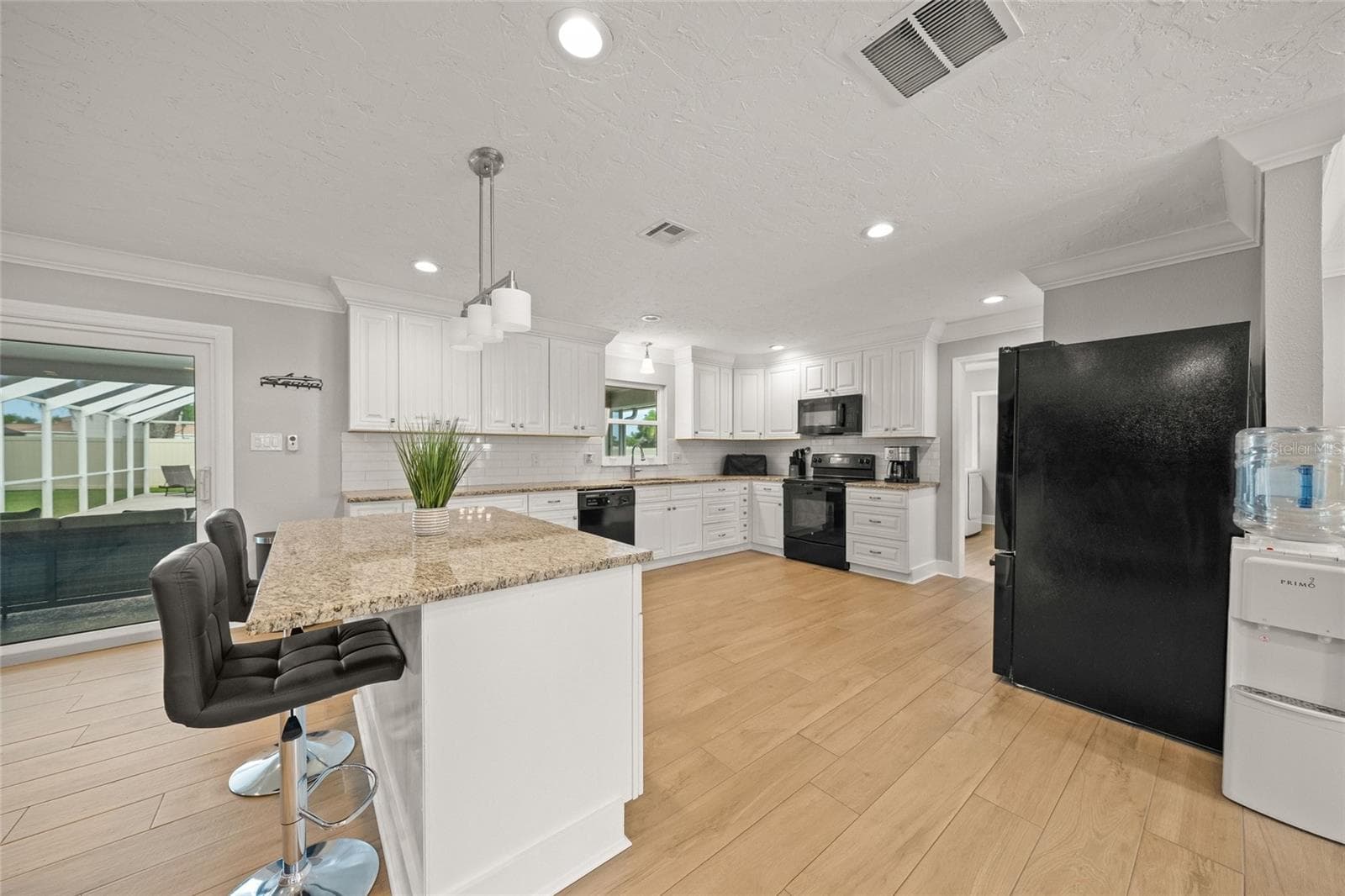 Single Family Residence at 2130 E LEEWYNN DR, SARASOTA, photo 6 of 50