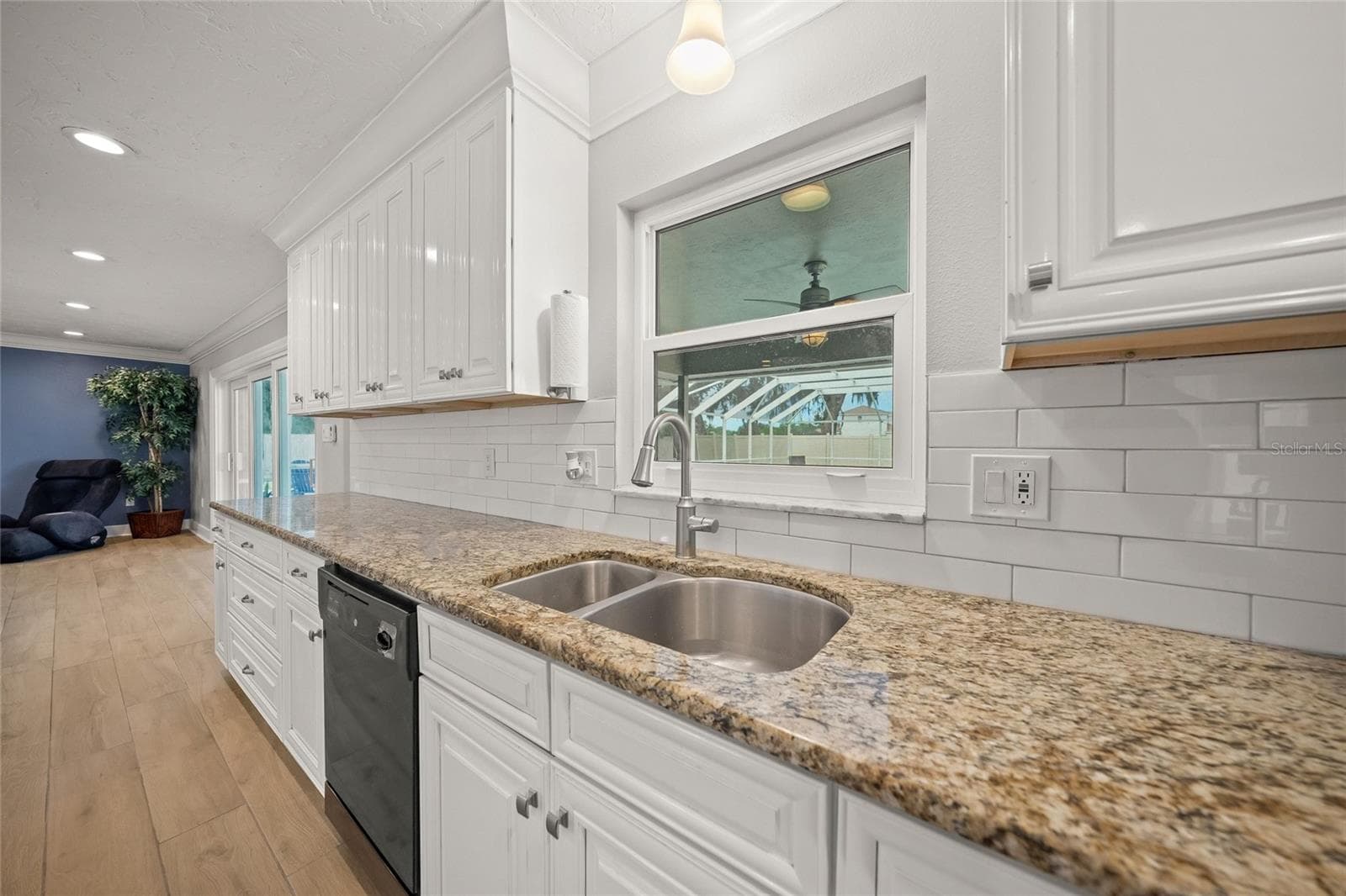 Single Family Residence at 2130 E LEEWYNN DR, SARASOTA, photo 29 of 50