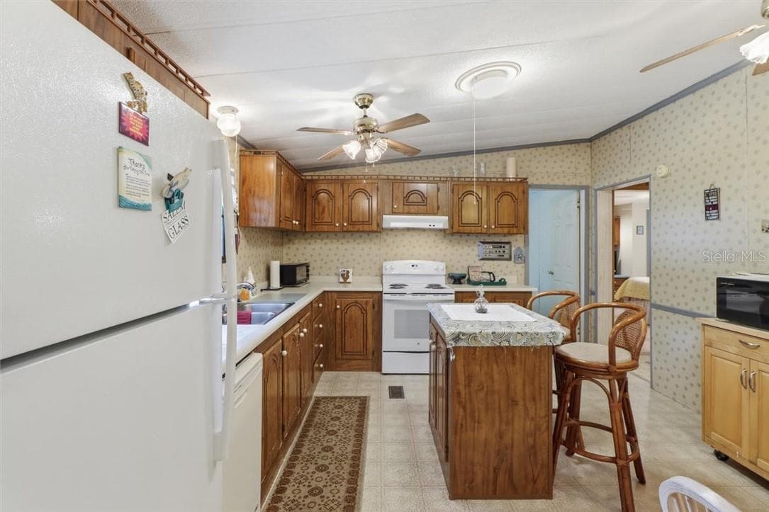 Residential at 6834 W Sunnycrest LN, HOMOSASSA FL 34448, photo 11 of 41