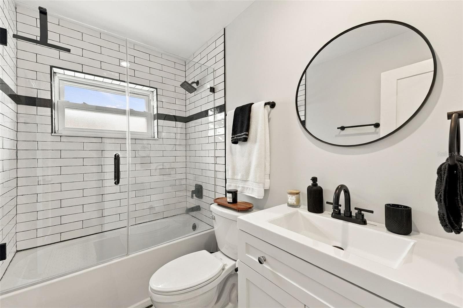 Bathroom 2 - 4318 HELENA ST NE, ST PETERSBURG