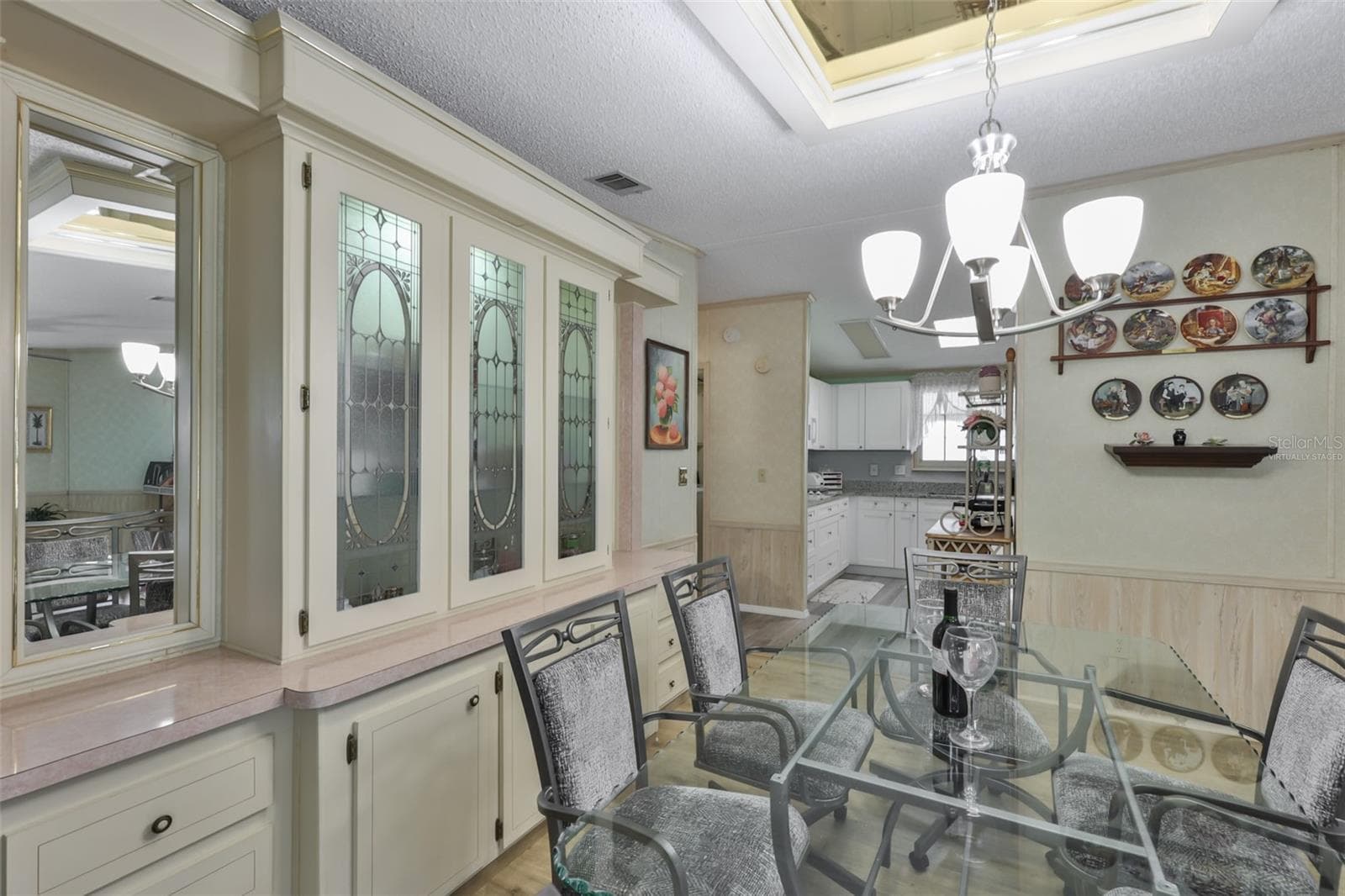 Virtually staged - 192 S PORT ROYAL LN, APOLLO BEACH
