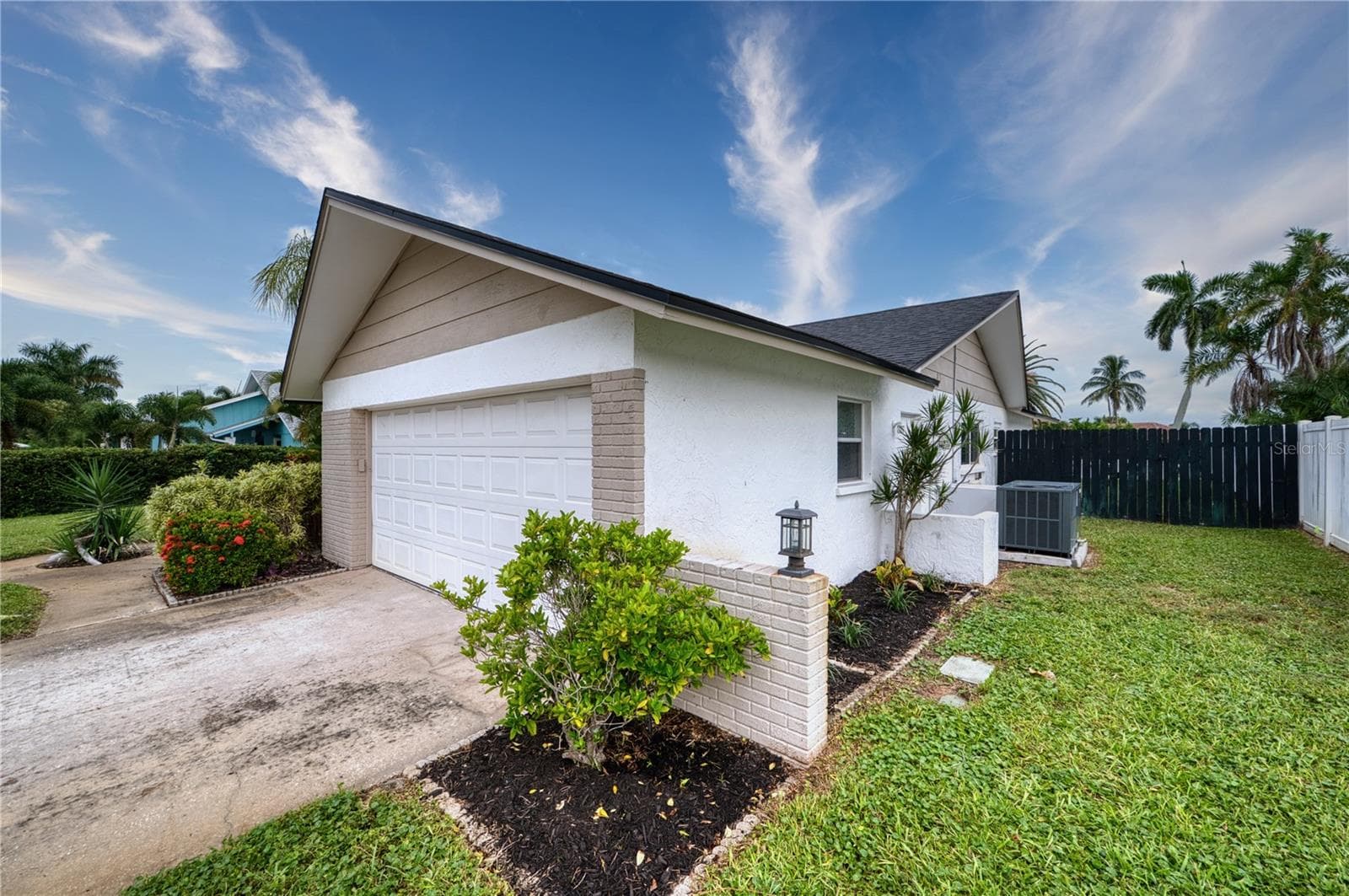 Single Family Residence at 6316 5TH AVE NW, BRADENTON, photo 2 of 32