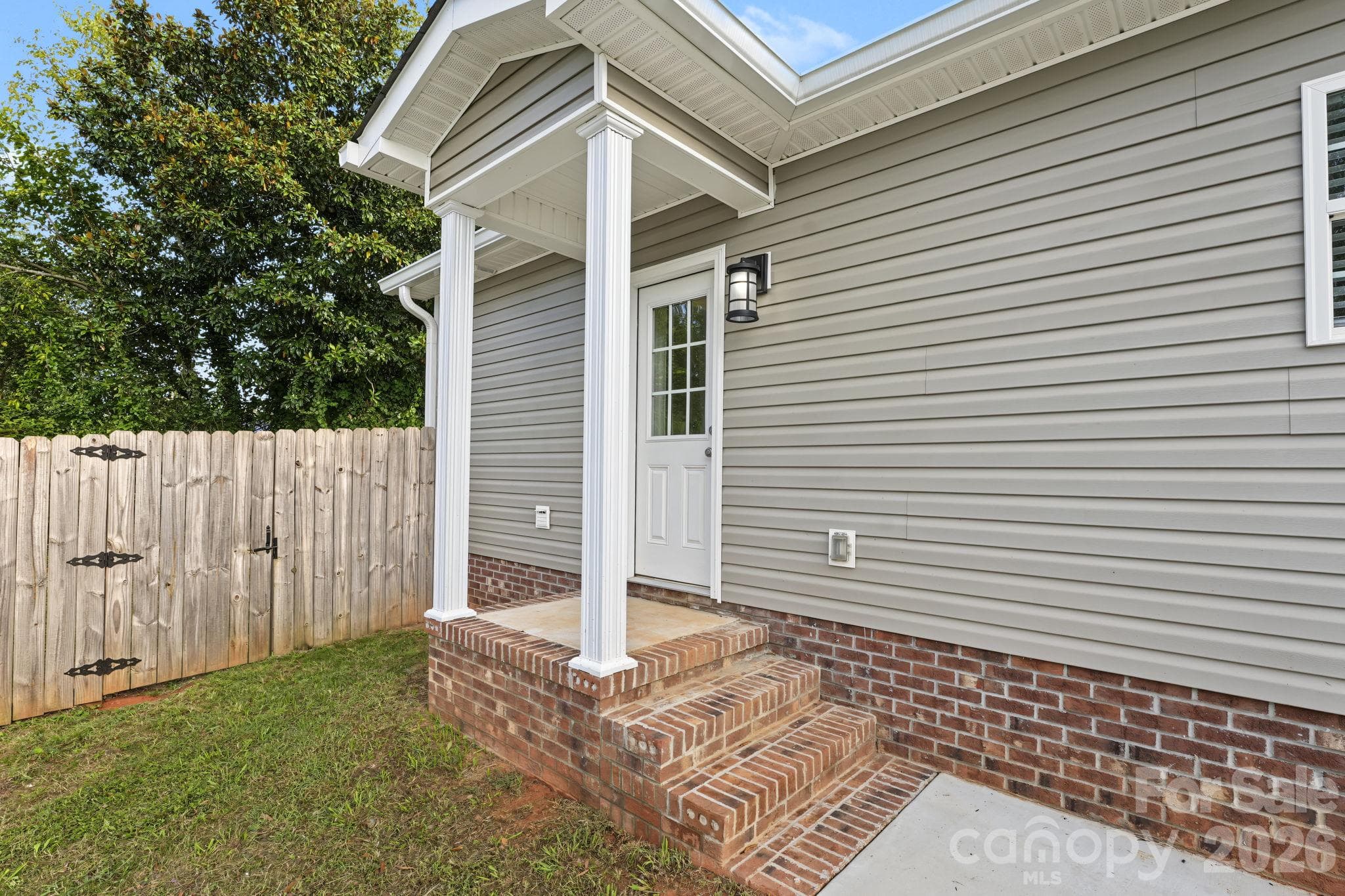 Single Family Residence at 1334 Flint Hill Street, Rock Hill, photo 4 of 26