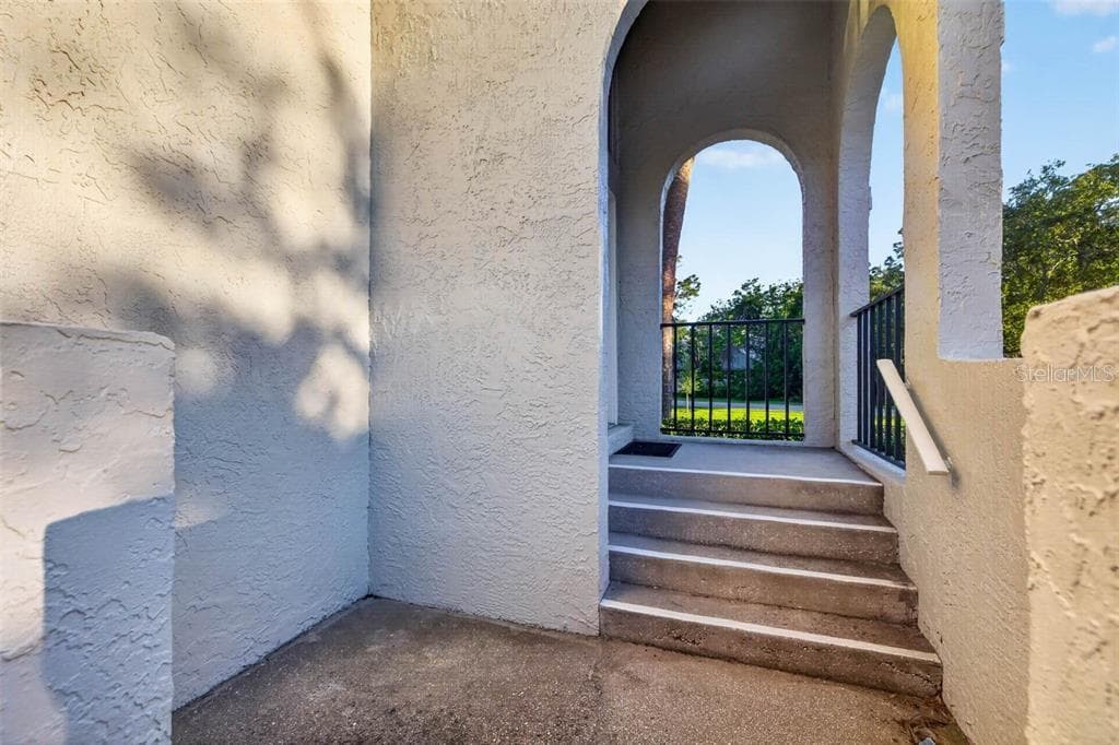 Townhouse at 4843 NAPOLI CT NE, ST PETERSBURG, photo 2 of 27