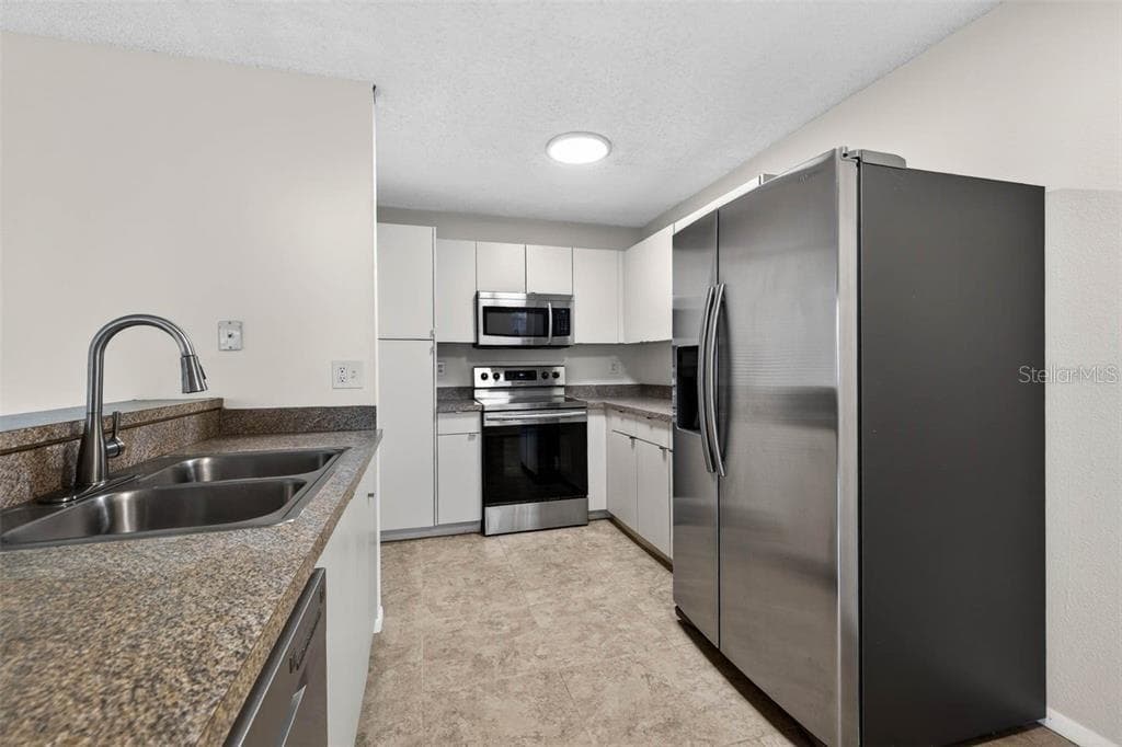 Townhouse at 4843 NAPOLI CT NE, ST PETERSBURG, photo 8 of 27
