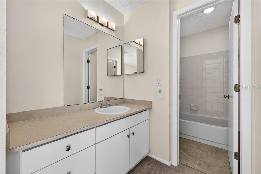 Townhouse at 4843 NAPOLI CT NE, ST PETERSBURG, photo 16 of 27