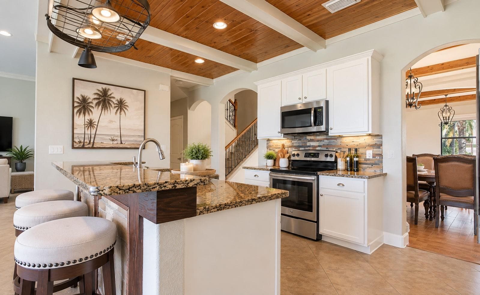 Virtually Staged - 6914 QUIET CREEK DR, BRADENTON