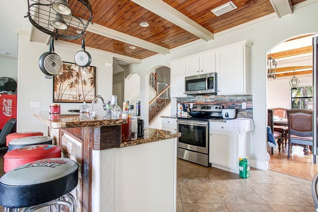 Single Family Residence at 6914 QUIET CREEK DR, BRADENTON, photo 13 of 59