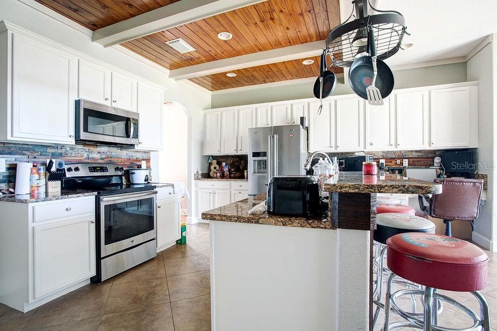 Single Family Residence at 6914 QUIET CREEK DR, BRADENTON, photo 14 of 59