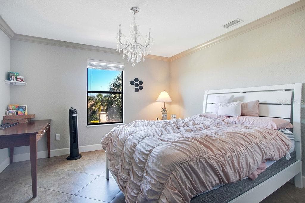 Single Family Residence at 6914 QUIET CREEK DR, BRADENTON, photo 20 of 59