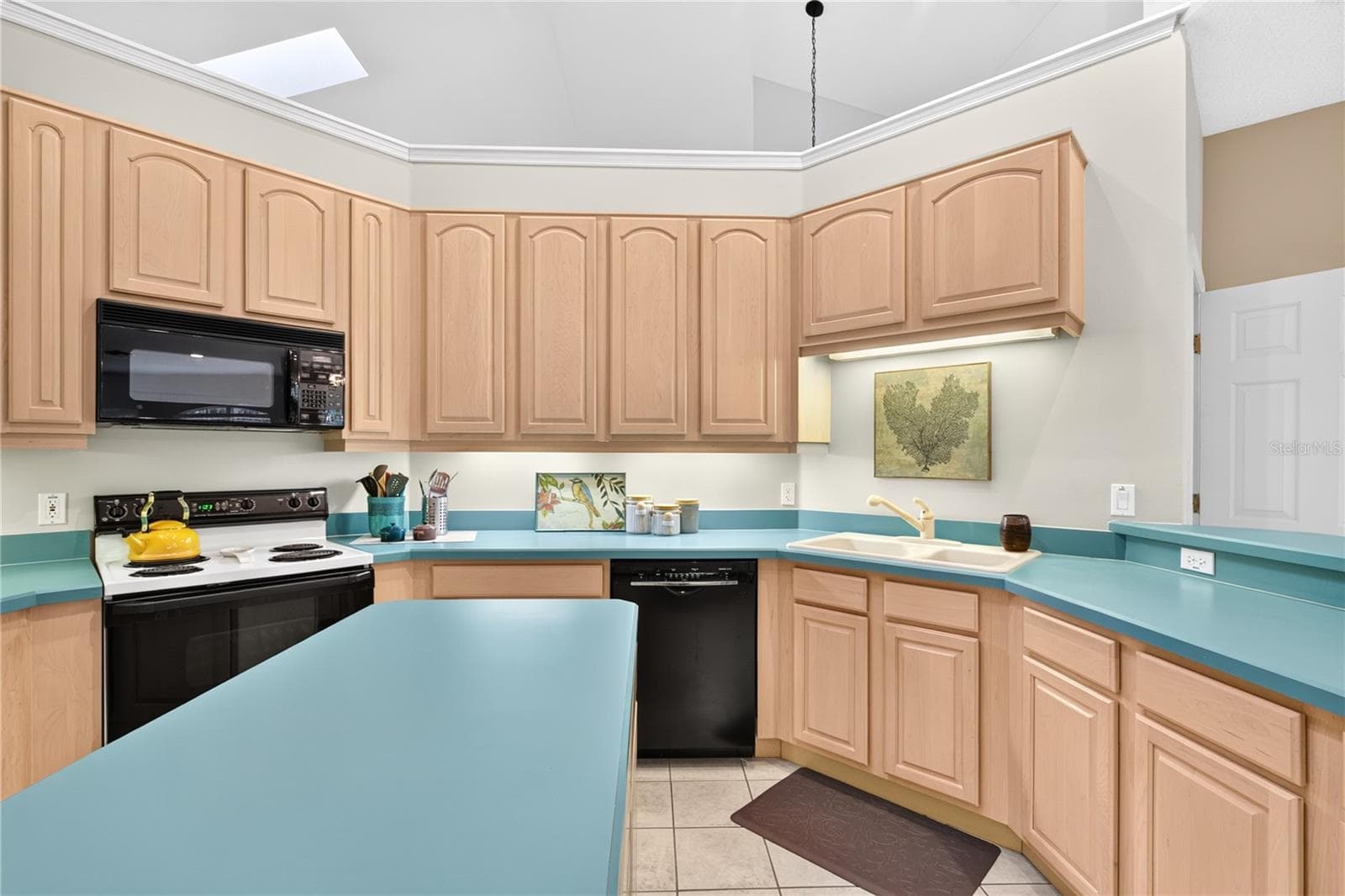 Single Family Residence at 9211 SILVER LAKE DR, LEESBURG, photo 9 of 50