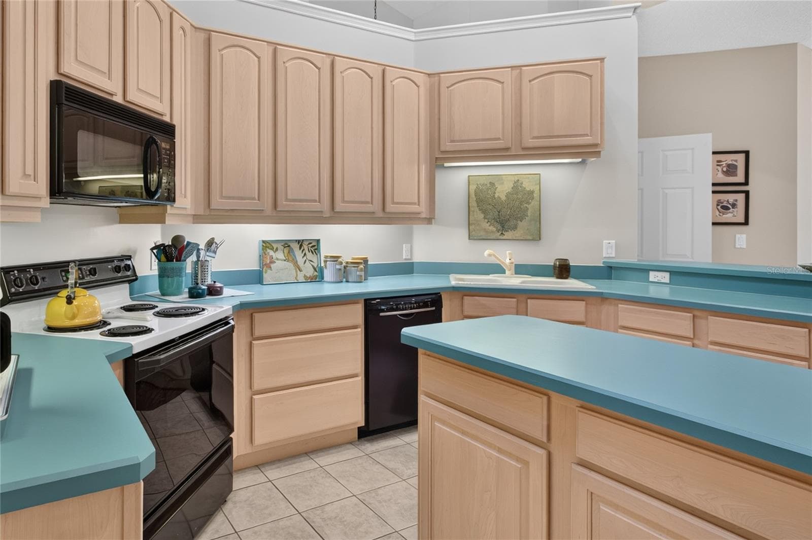 Single Family Residence at 9211 SILVER LAKE DR, LEESBURG, photo 10 of 50