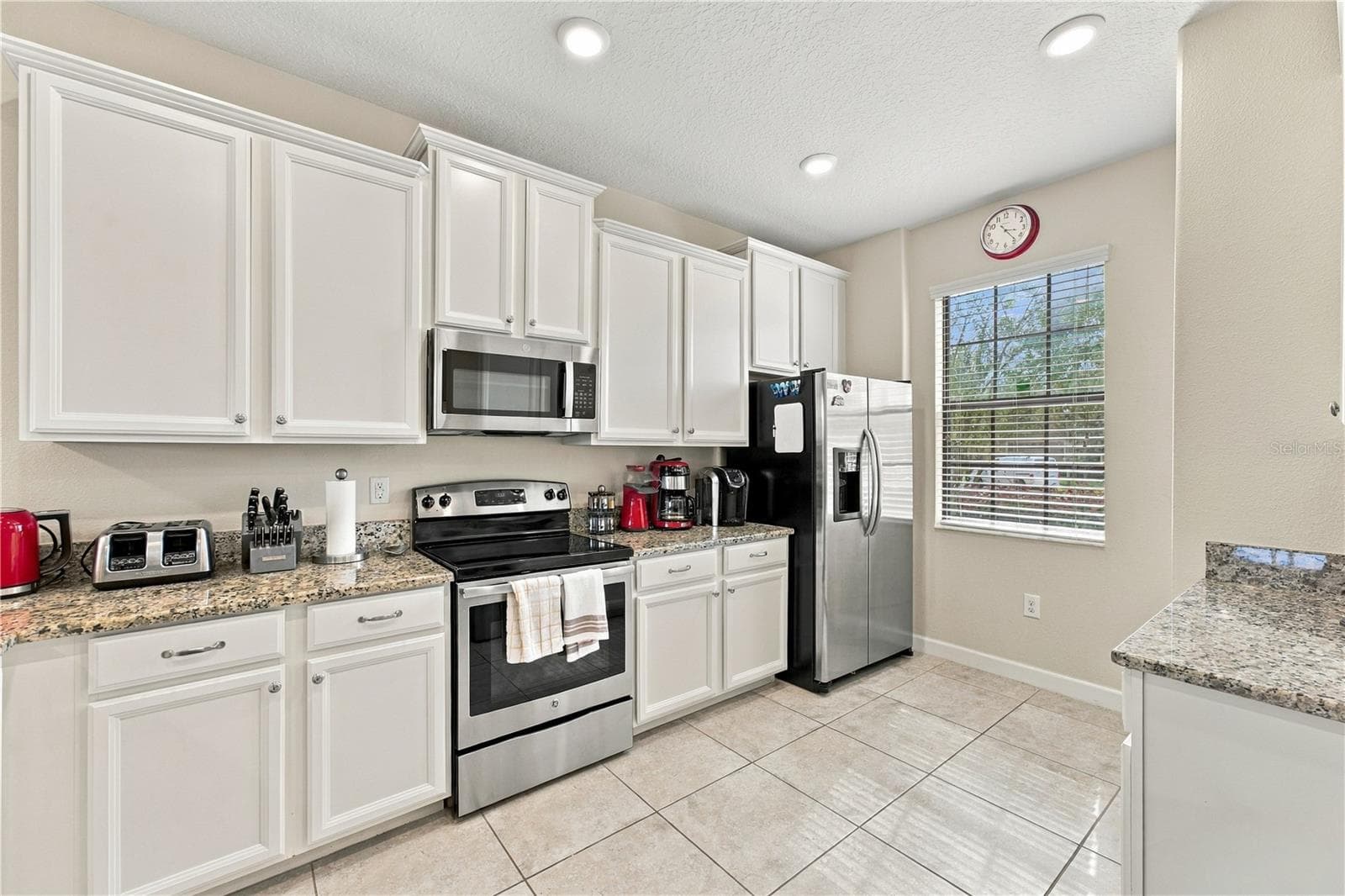 Single Family Residence at 9037 SHADOW MOUNTAIN ST, DAVENPORT, photo 11 of 48