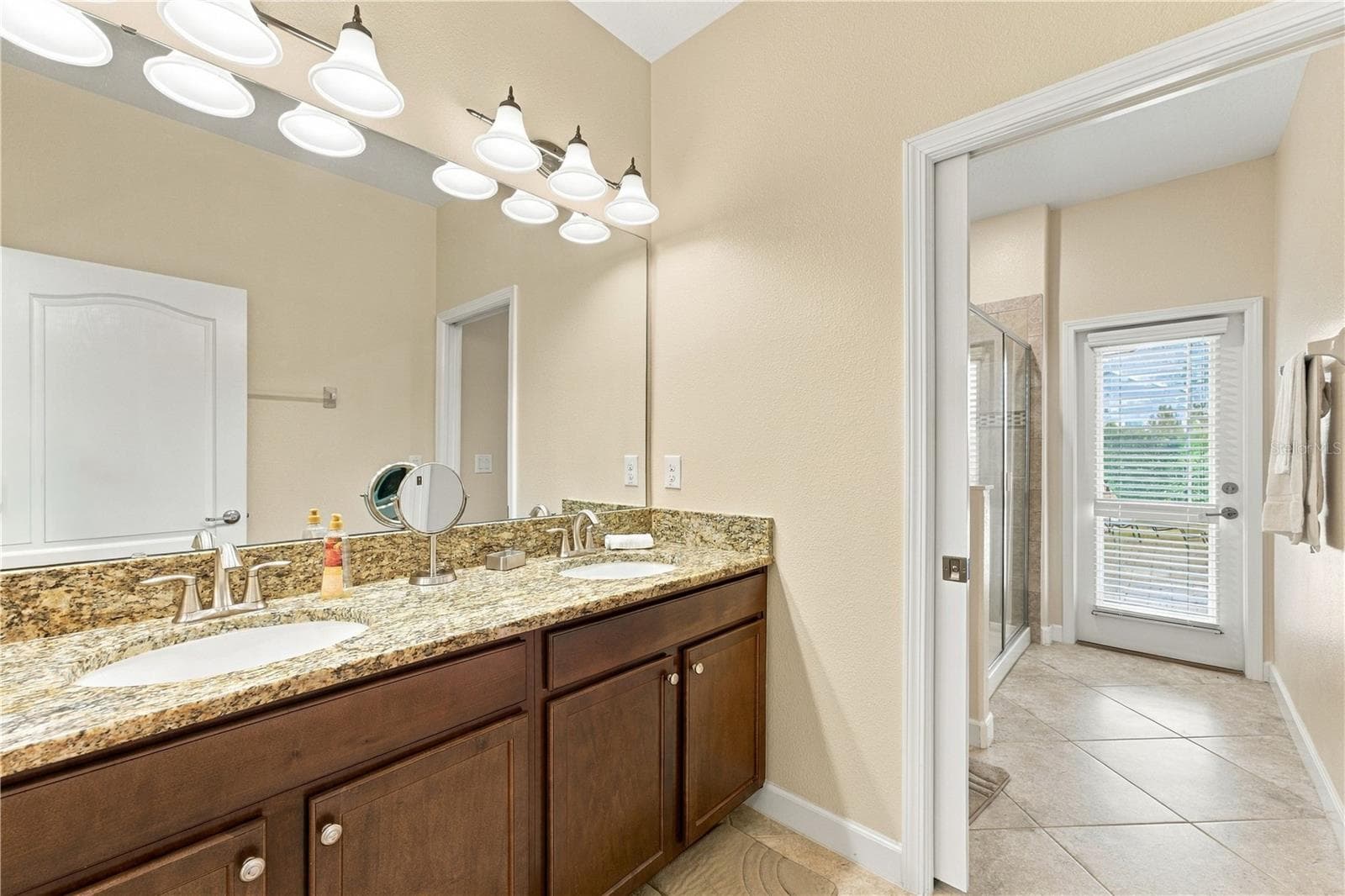 Single Family Residence at 9037 SHADOW MOUNTAIN ST, DAVENPORT, photo 15 of 48
