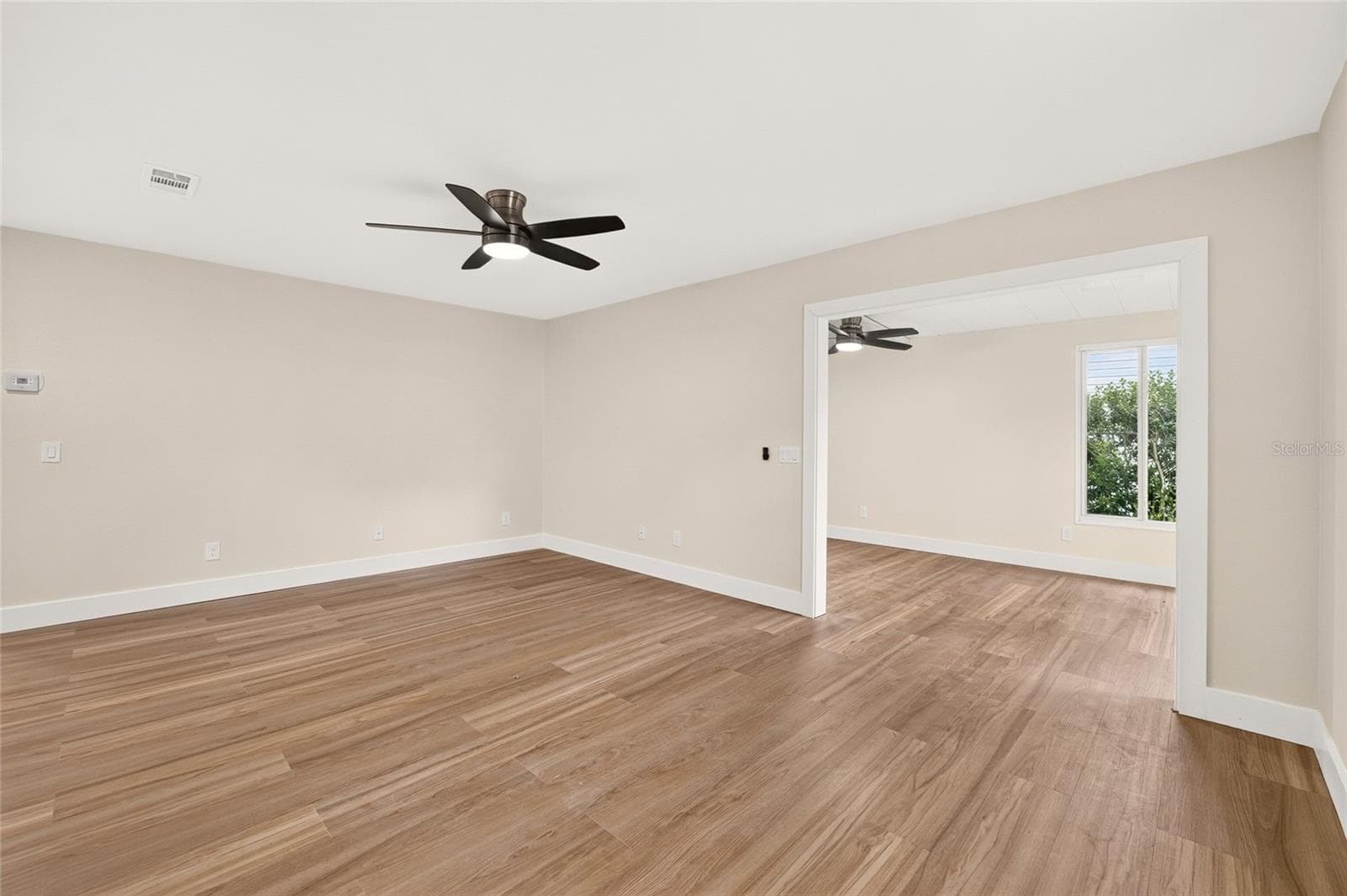 Living Room - 1124 DEL TORO DR, LADY LAKE