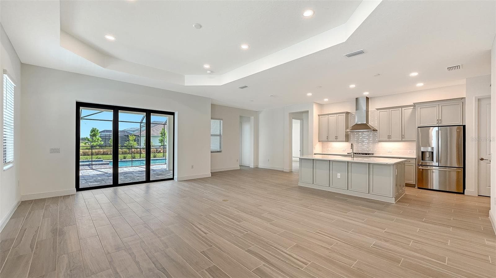 Single Family Residence at 17645 MEANDERING PALMS XING, BRADENTON, photo 2 of 22