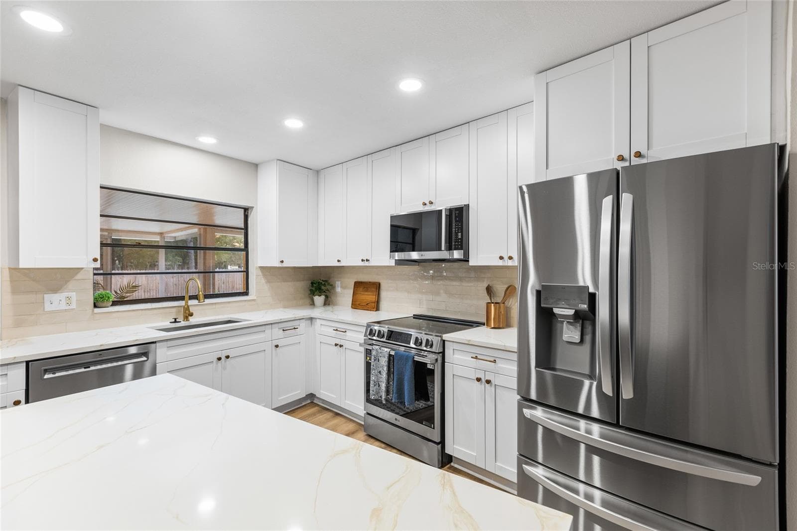 Open Concept Kitchen - 15804 IRONWARE PL, TAMPA