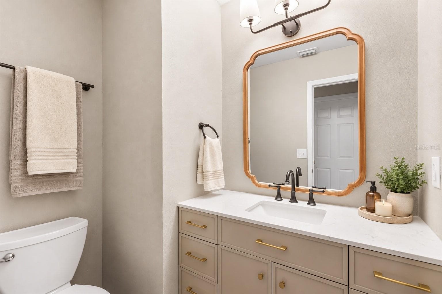 Powder Bathroom - 15804 IRONWARE PL, TAMPA