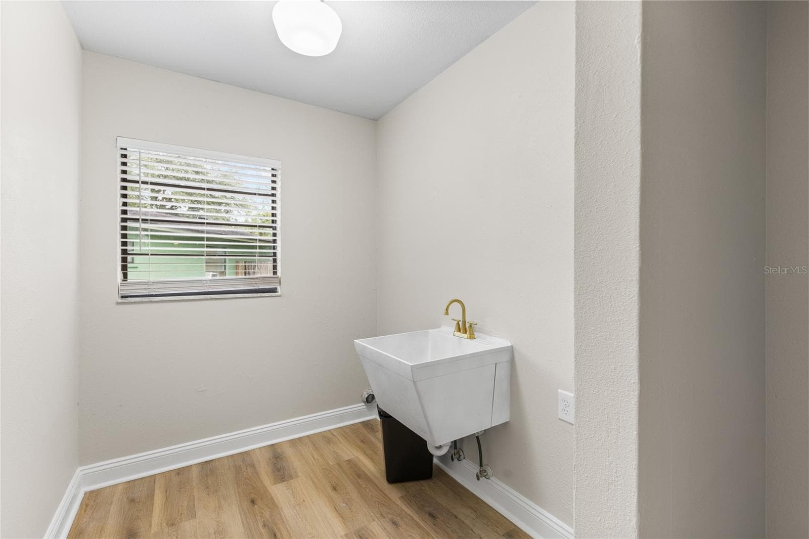 Laundry Room - 15804 IRONWARE PL, TAMPA