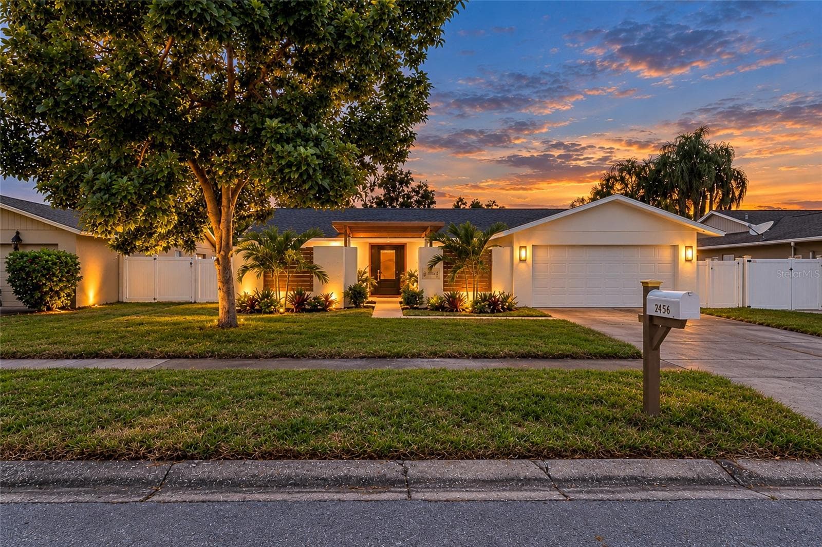 2456 TIMBERCREST CIR W