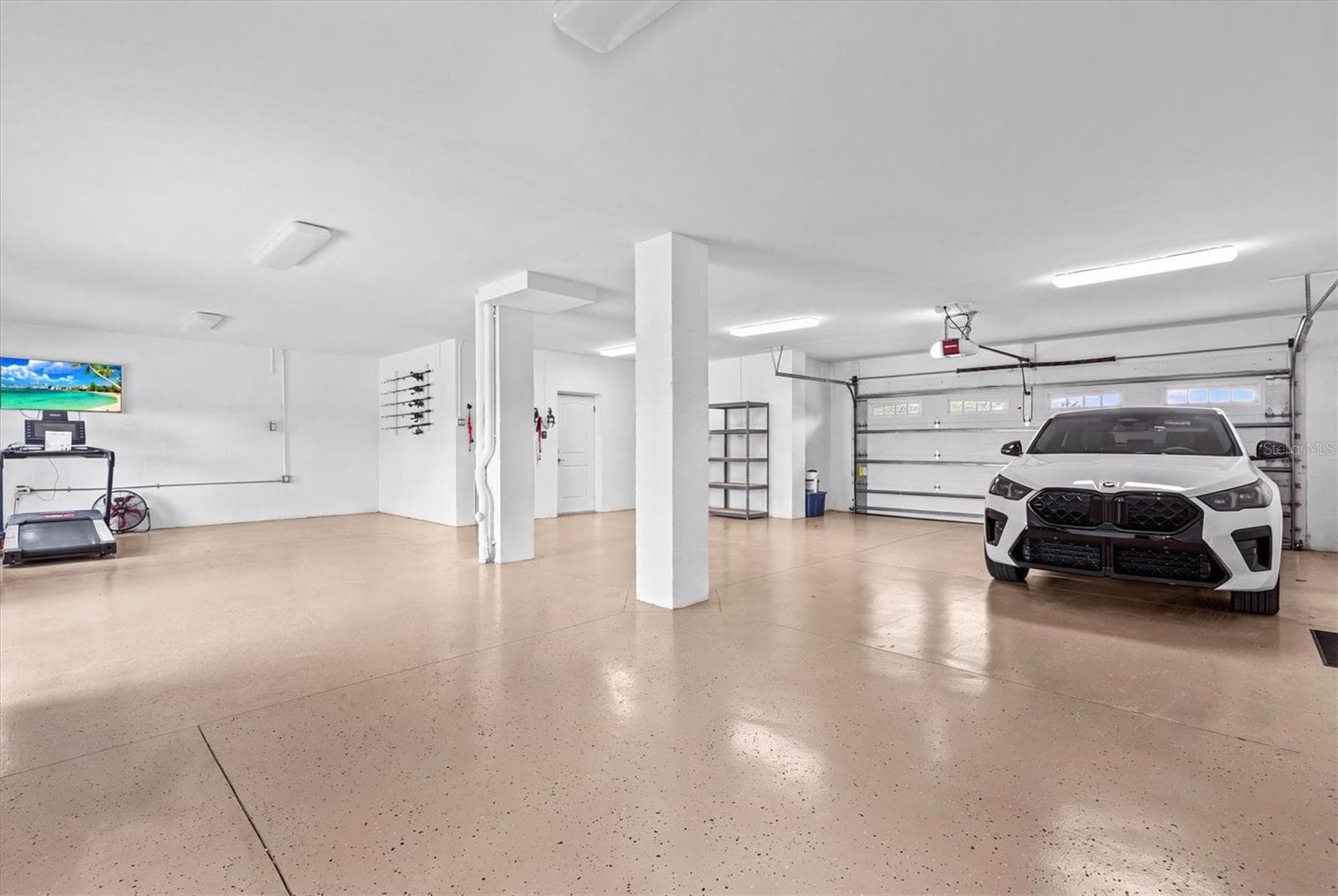 3 Car Garage with Plenty of Mancave - 4030 GULF COAST DR, HERNANDO BEACH