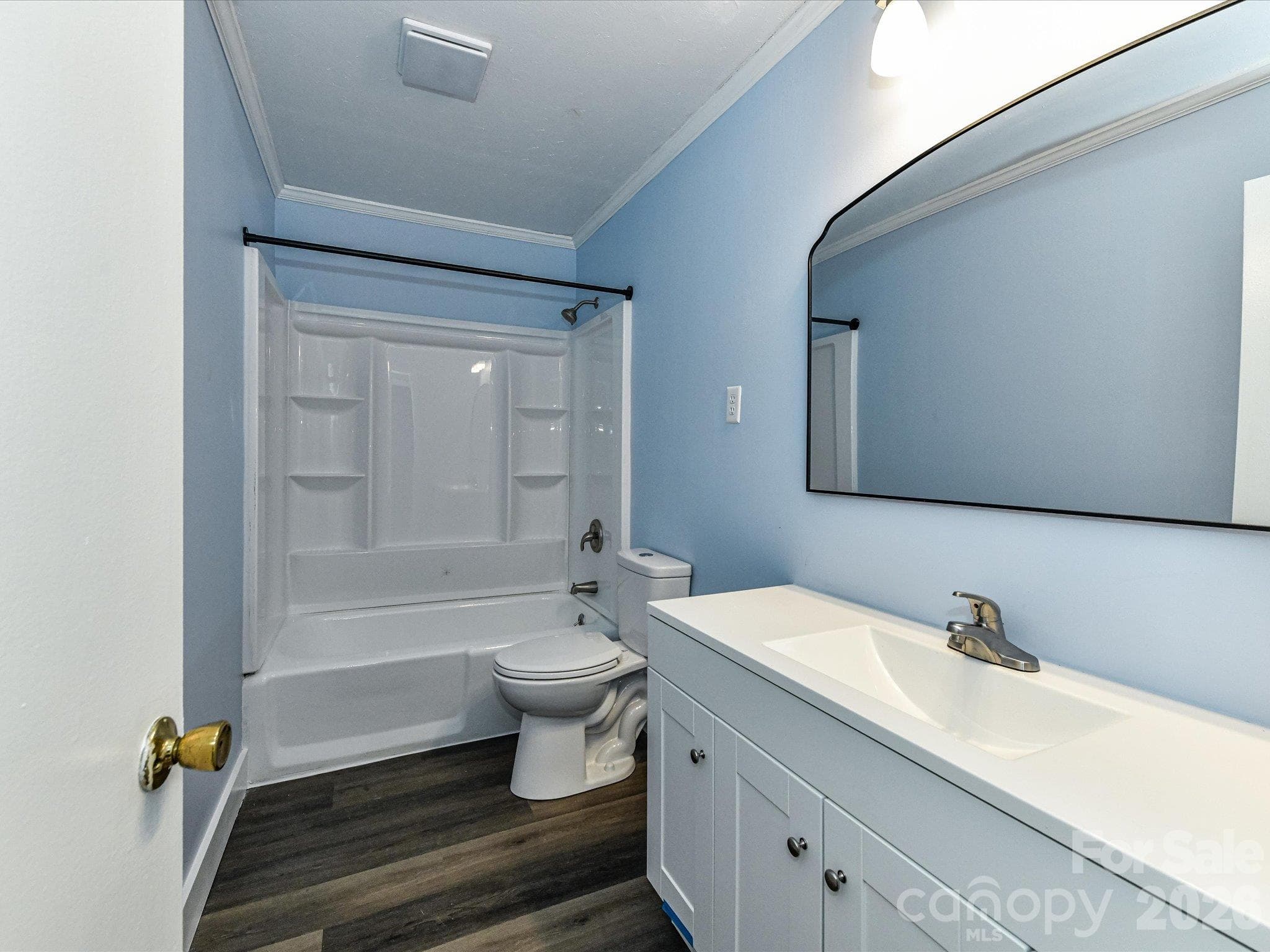 Full Bathroom - 205 Oakland Street, Locust