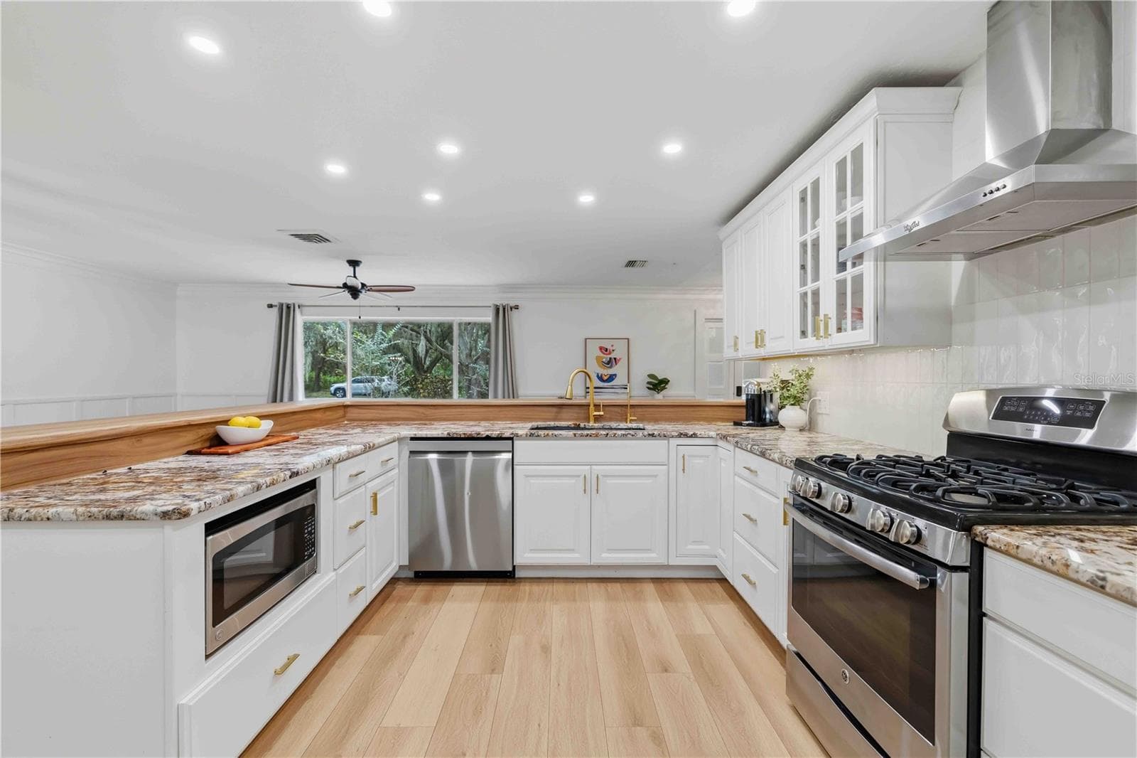 Single Family Residence at SARASOTA, photo 17 of 68