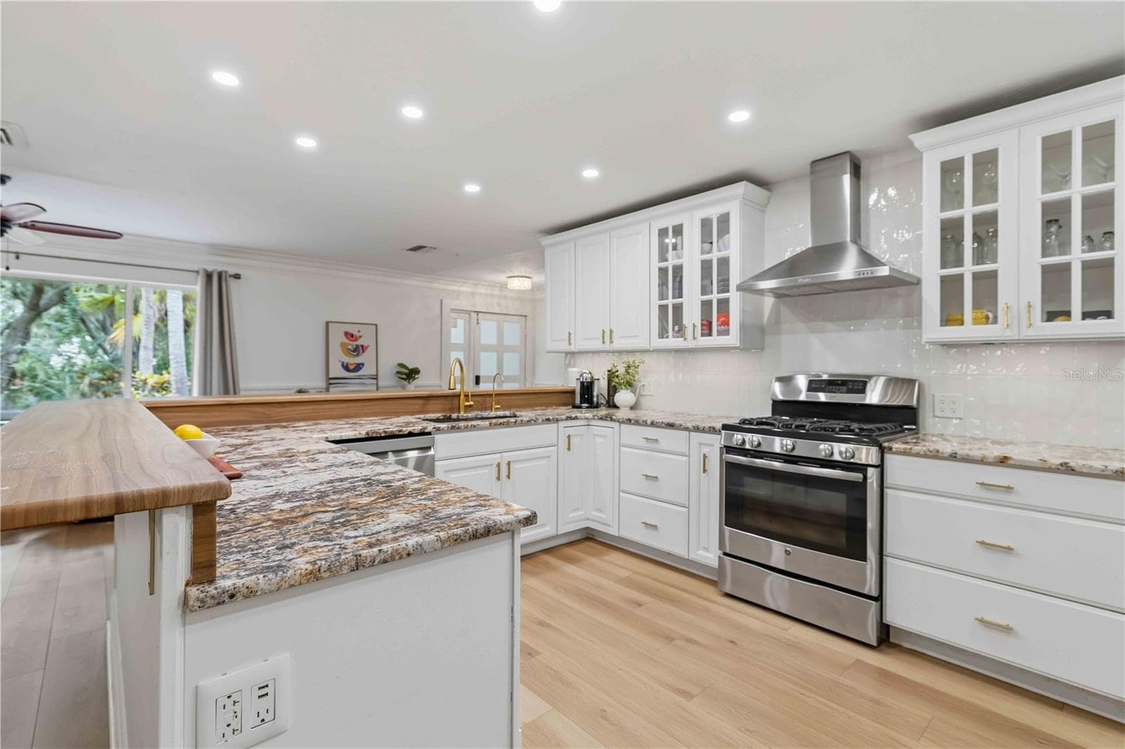 Single Family Residence at SARASOTA, photo 18 of 68