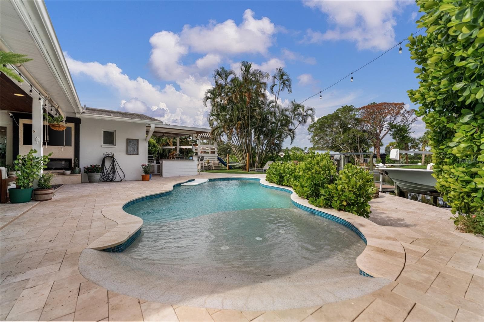 Saltwater Pool - 4785 BUTTERFLY PL NE, ST PETERSBURG