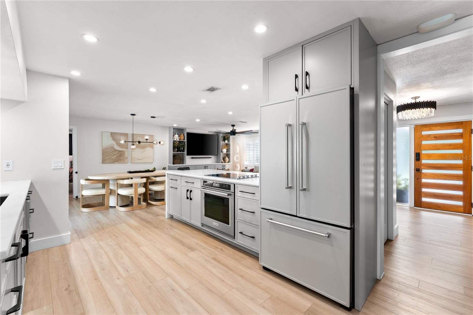 Stunning Kitchen View Towards Dining Area - 4785 BUTTERFLY PL NE, ST PETERSBURG