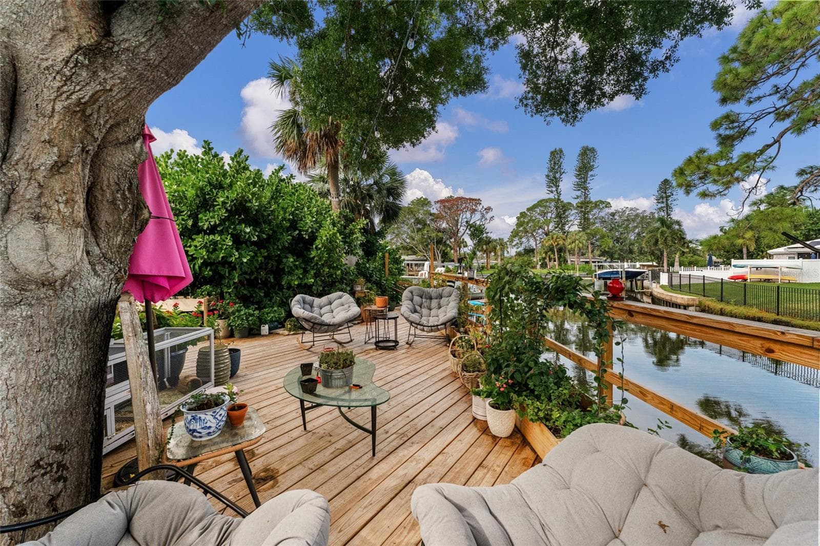 Additional Deck Space to Relax and Enjoy the View - 4785 BUTTERFLY PL NE, ST PETERSBURG