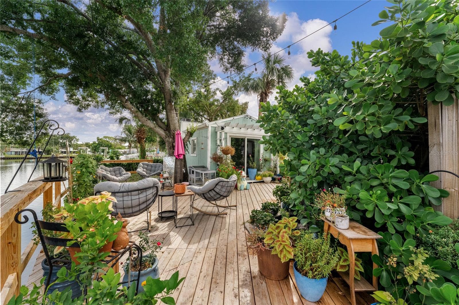 Additional Deck Space w/ Koi Pond - 4785 BUTTERFLY PL NE, ST PETERSBURG