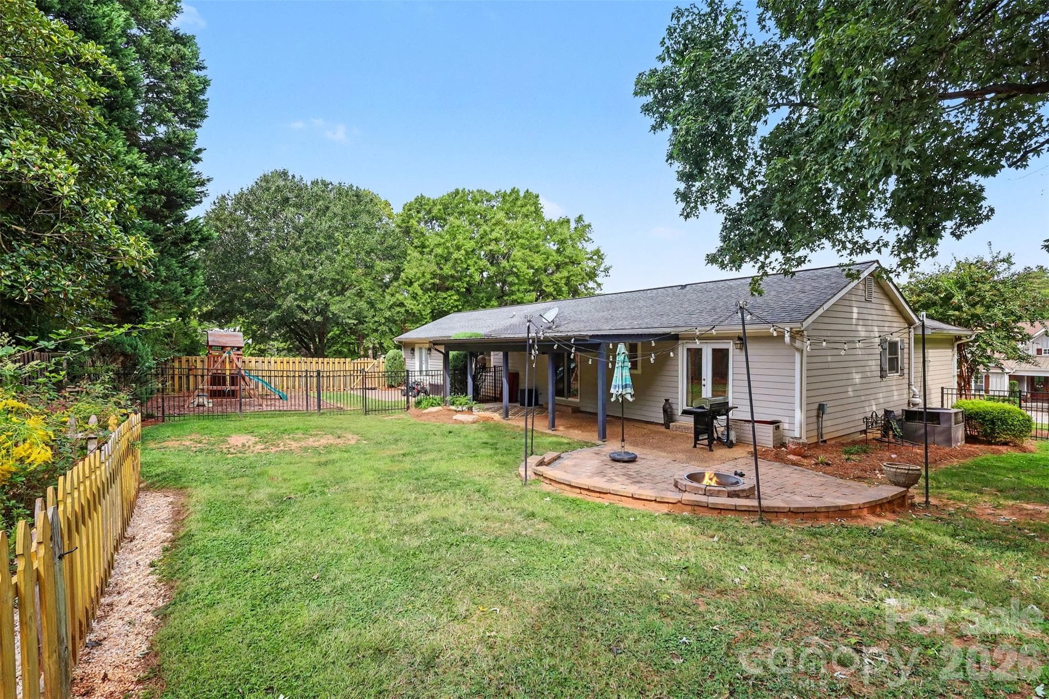 Single Family Residence at 21334 Sandy Cove Road, Cornelius, photo 28 of 36