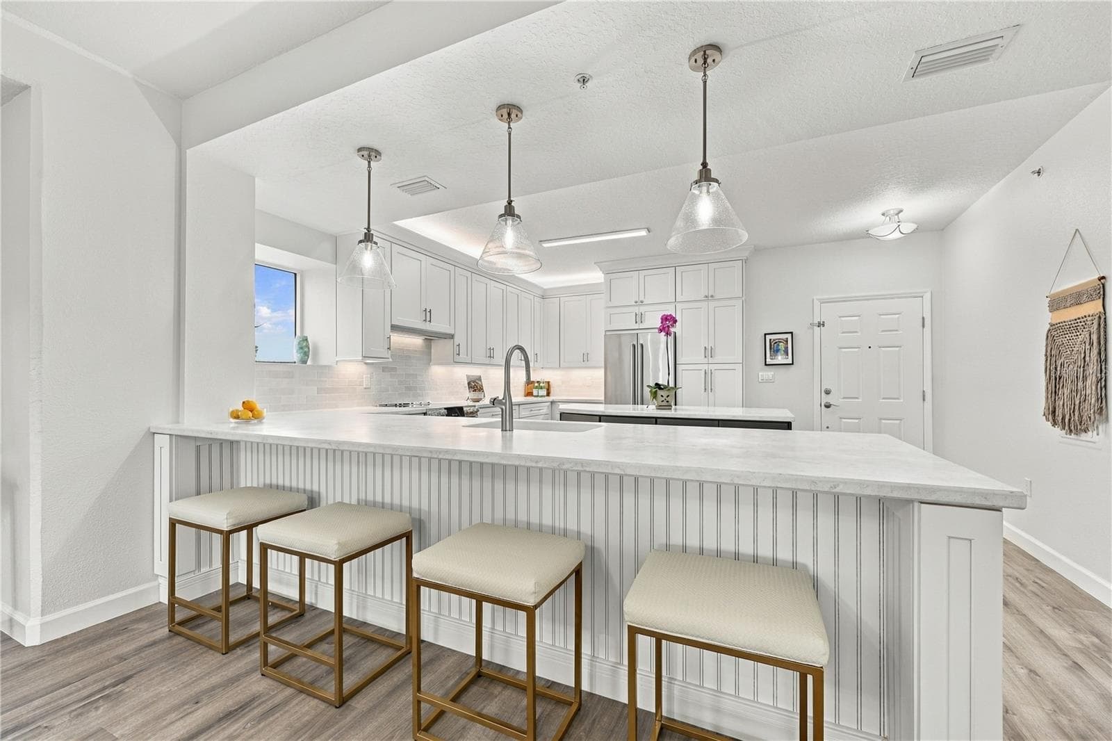 Kitchen Breakfast Bar with Ample Seating - 80 SURFVIEW DR #524, PALM COAST