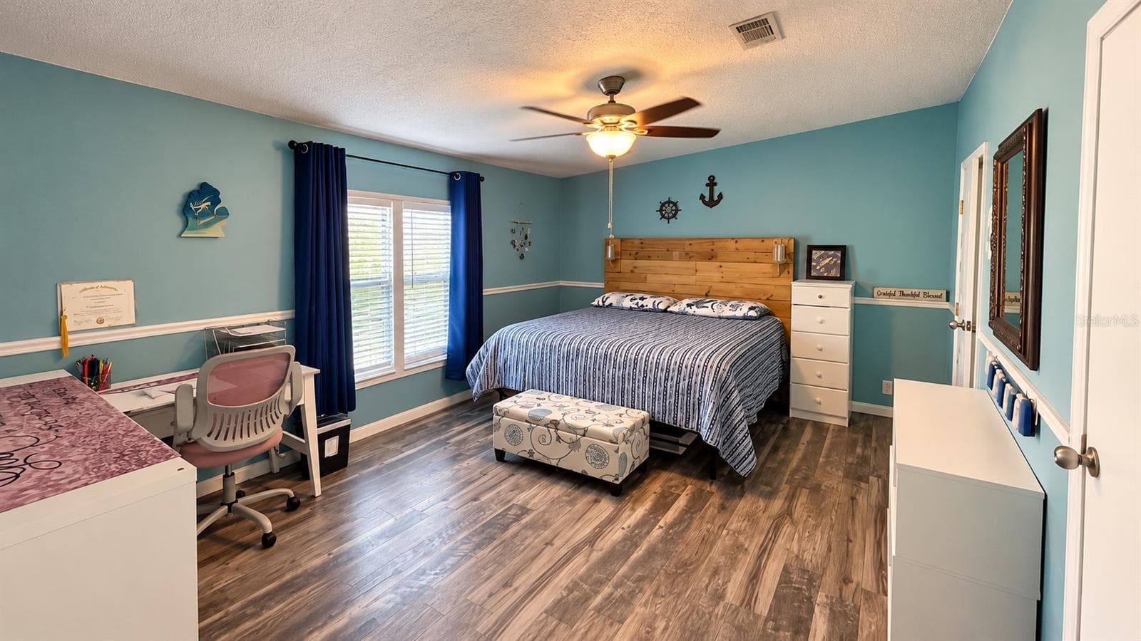 Manufactured Home at 12831 HAWK HILL DR, THONOTOSASSA, photo 9 of 32