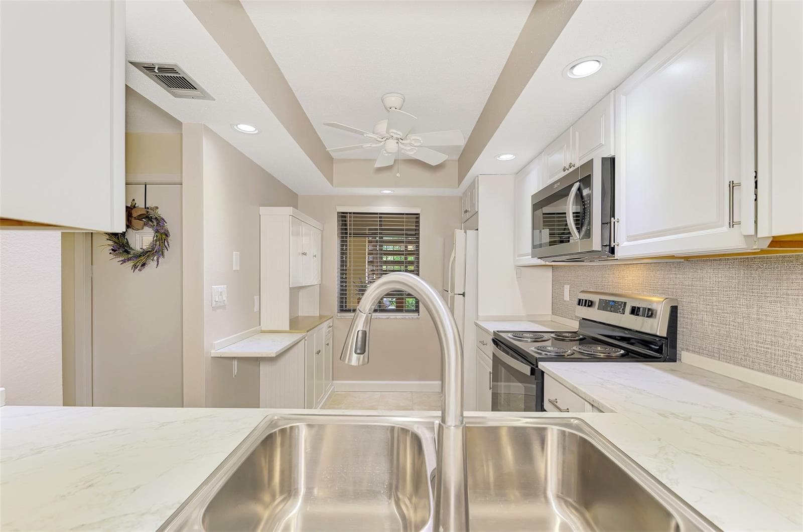 Condominium at 375 THREE LAKES LN #A, VENICE, photo 11 of 49