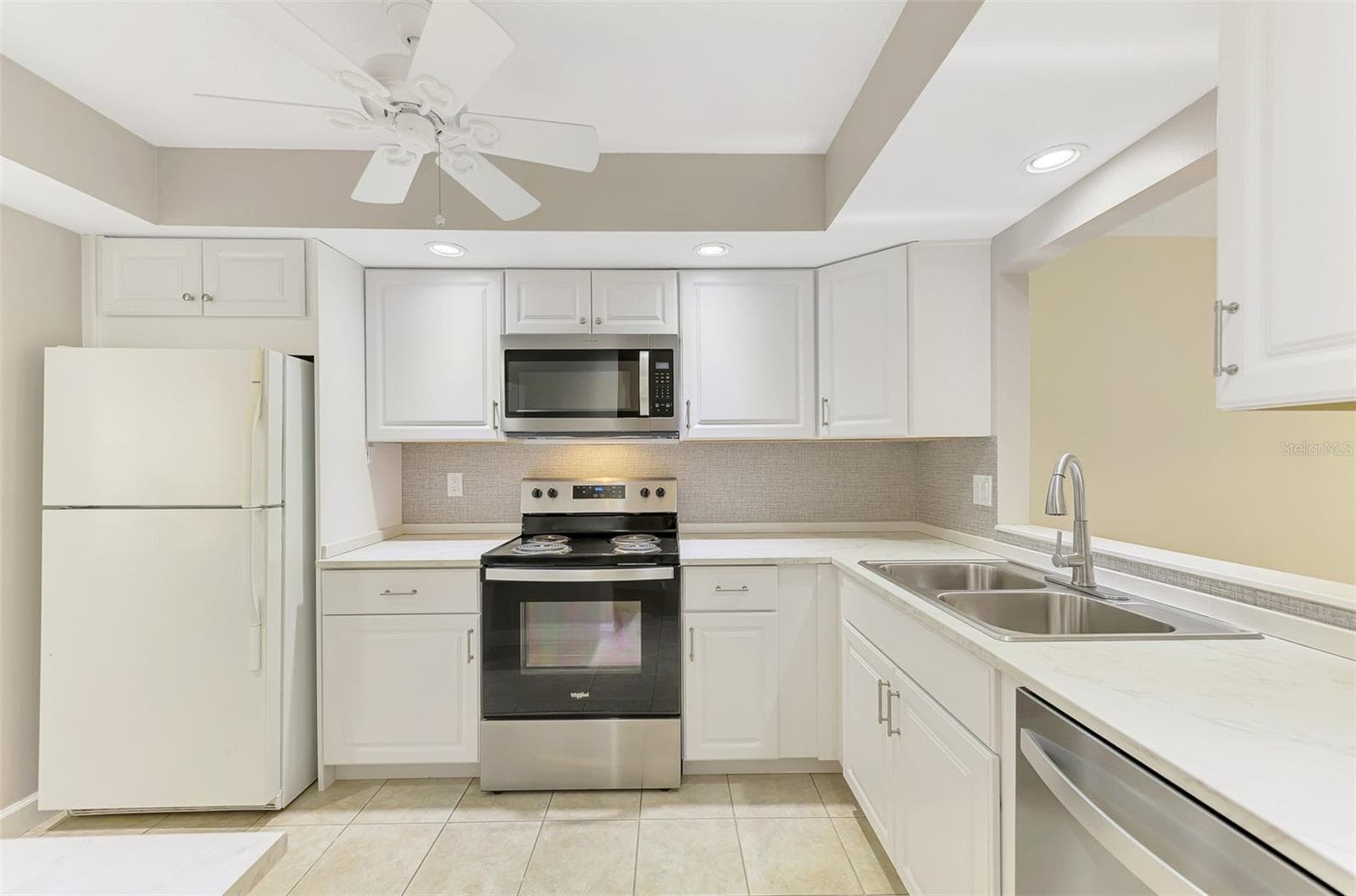 Condominium at 375 THREE LAKES LN #A, VENICE, photo 12 of 49