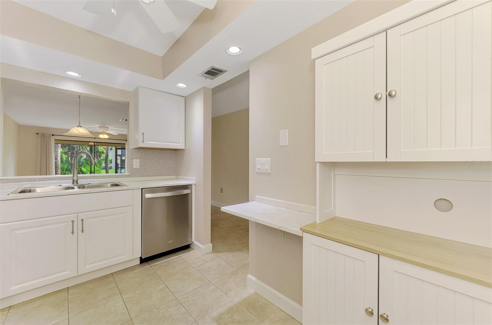 Condominium at 375 THREE LAKES LN #A, VENICE, photo 16 of 49