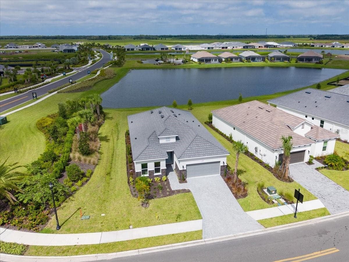 Single Family Residence at 13705 IONA AVE, PALMETTO, photo 2 of 45