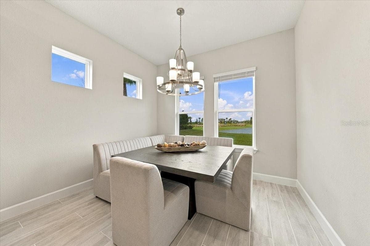 Super Kewl Dining Nook! - 13705 IONA AVE, PALMETTO