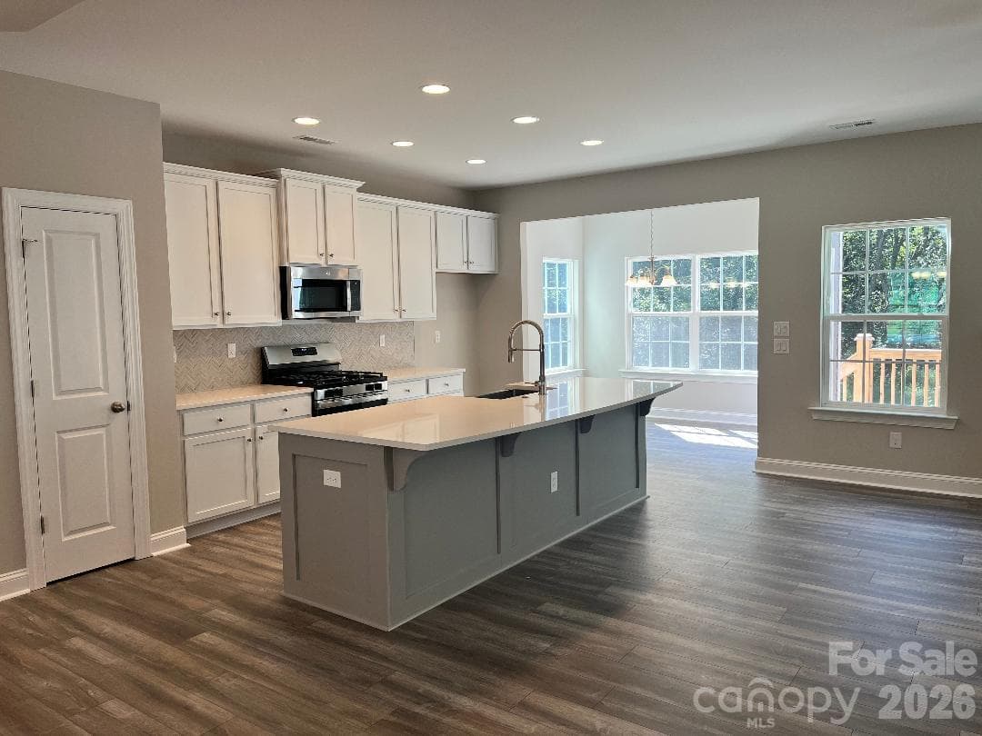 Kitchen Island - Concord