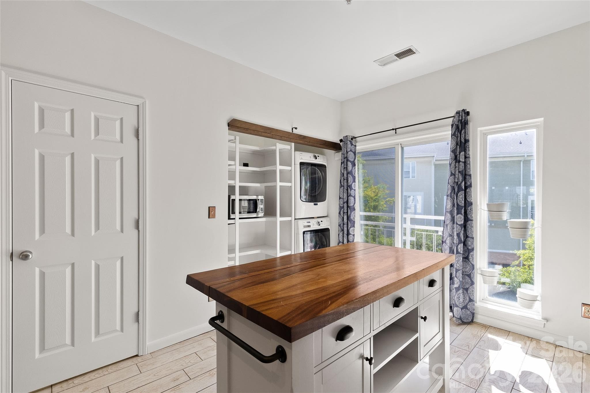 Condominium at 3564 N Davidson Street, Charlotte, photo 6 of 48