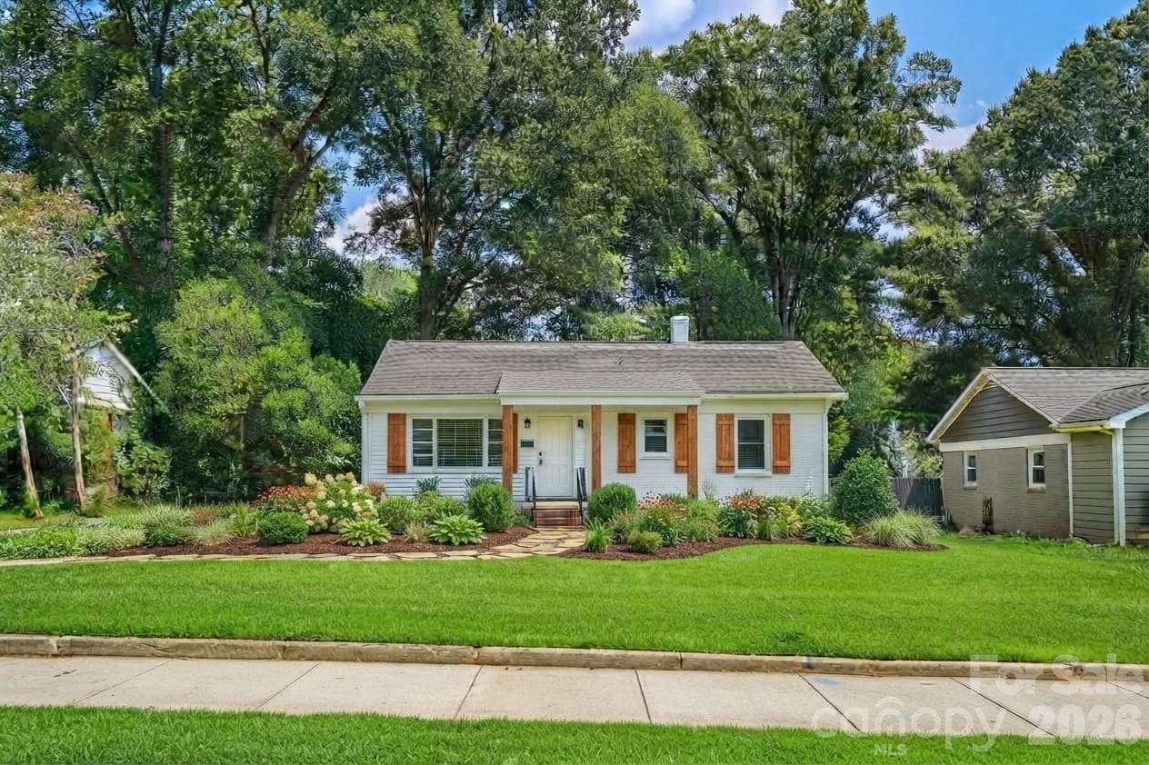 1062 Dresden Drive W