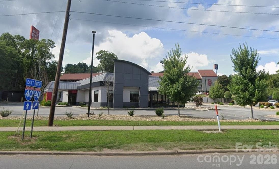 307 Smokey Park Highway